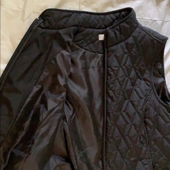 Vest - Picture 2 of 5